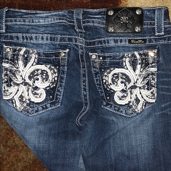 Miss Me Jeweled Boot Cut Jeans - Picture 6 of 6